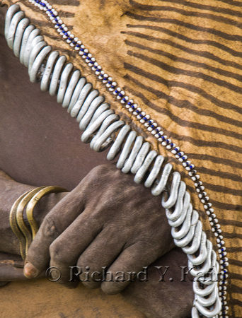Hand among Rings
